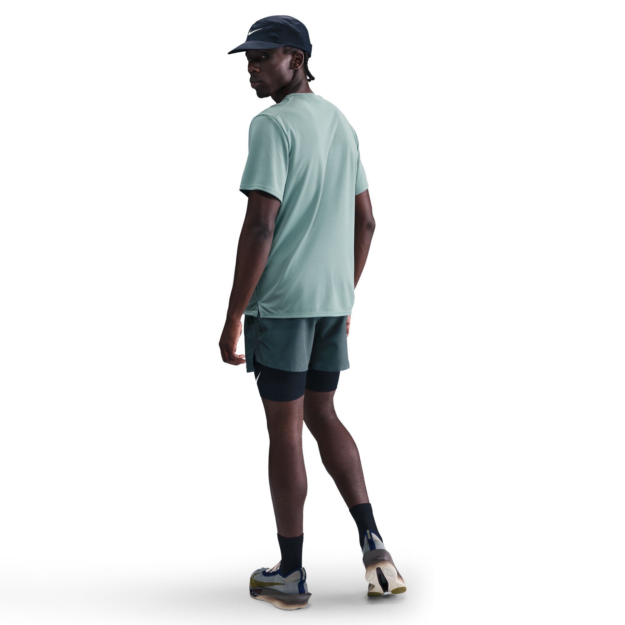 Nike Miler Dri-FIT UV Running Top: Performance Short-Sleeve Shirt for Men