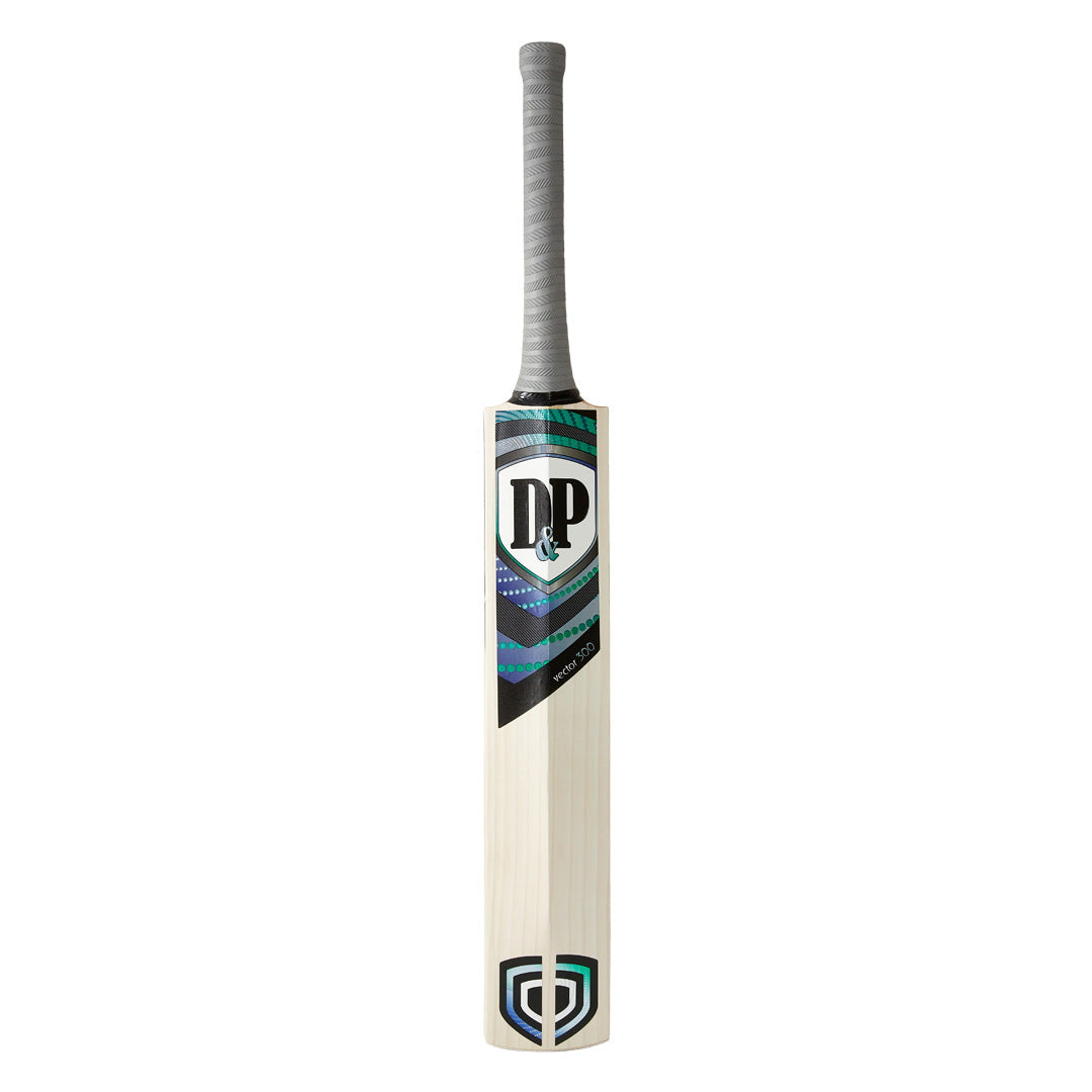 DP Vector 300 Junior Cricket Bat: English Willow, Pre-Oiled, Powerful Hitting