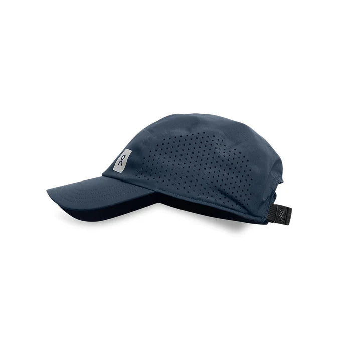 On Running Lightweight Cap Navy: Fast-Drying, Ventilated Performance for Runners